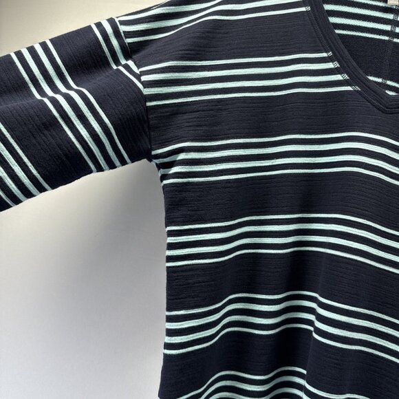 T by Talbots UPF 50+ Dress Size Large Blue Stripe Stretch V‎ Neck Pullover Knit - Picture 5 of 8